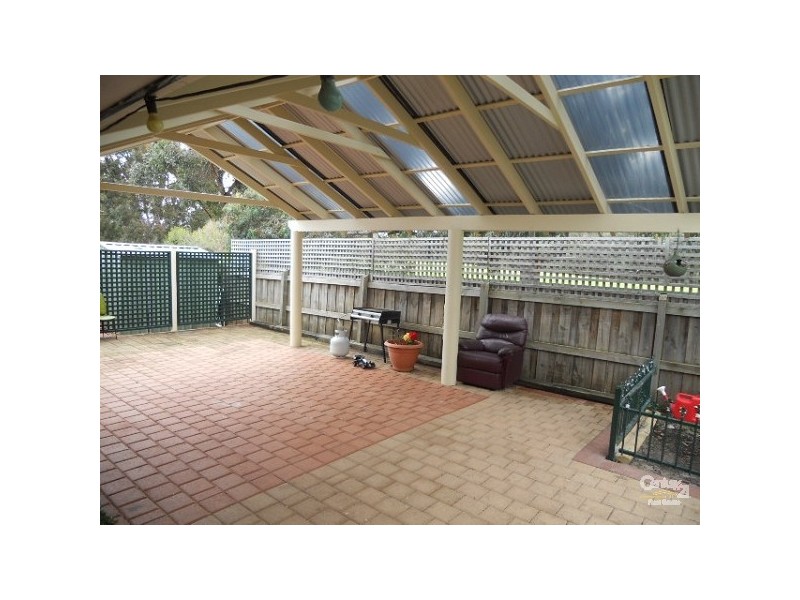 19 River Bank Drive, Gosnells WA 6110