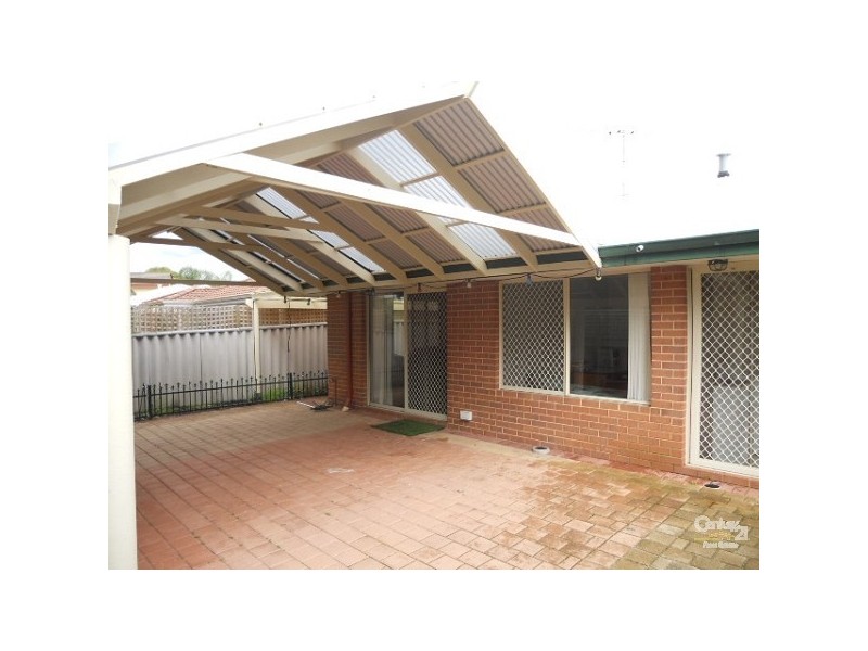 19 River Bank Drive, Gosnells WA 6110
