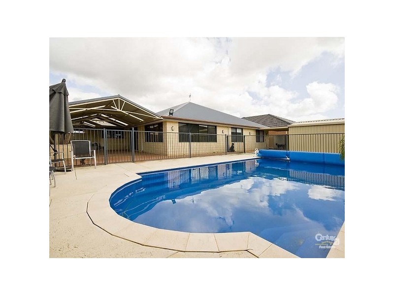 14 Bradshaw Street, Canning Vale WA 6155