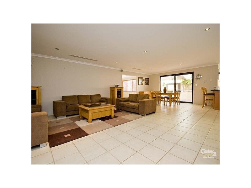 14 Bradshaw Street, Canning Vale WA 6155