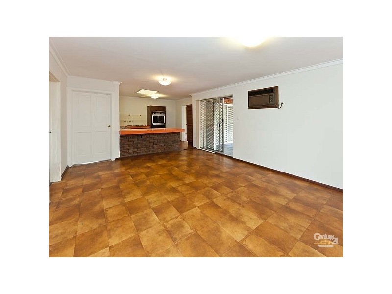 14 Jacobsen Way, Thornlie WA 6108