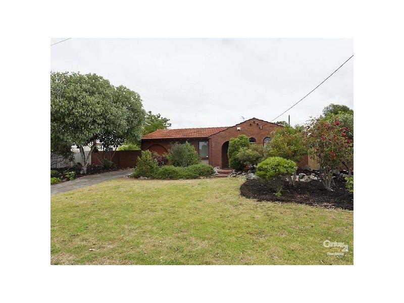 14 Jacobsen Way, Thornlie WA 6108