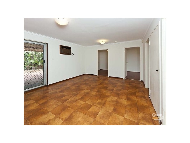 14 Jacobsen Way, Thornlie WA 6108