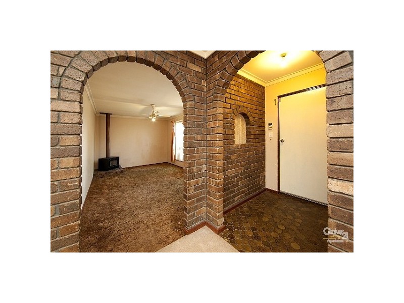 12 Meuller Way, Thornlie WA 6108