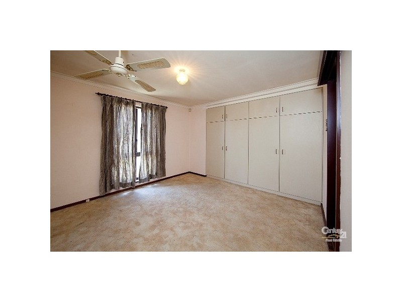 12 Meuller Way, Thornlie WA 6108