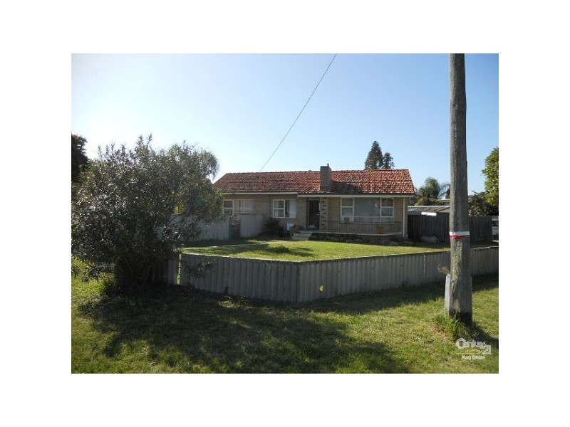 26 Cranwell Street, Thornlie WA 6108