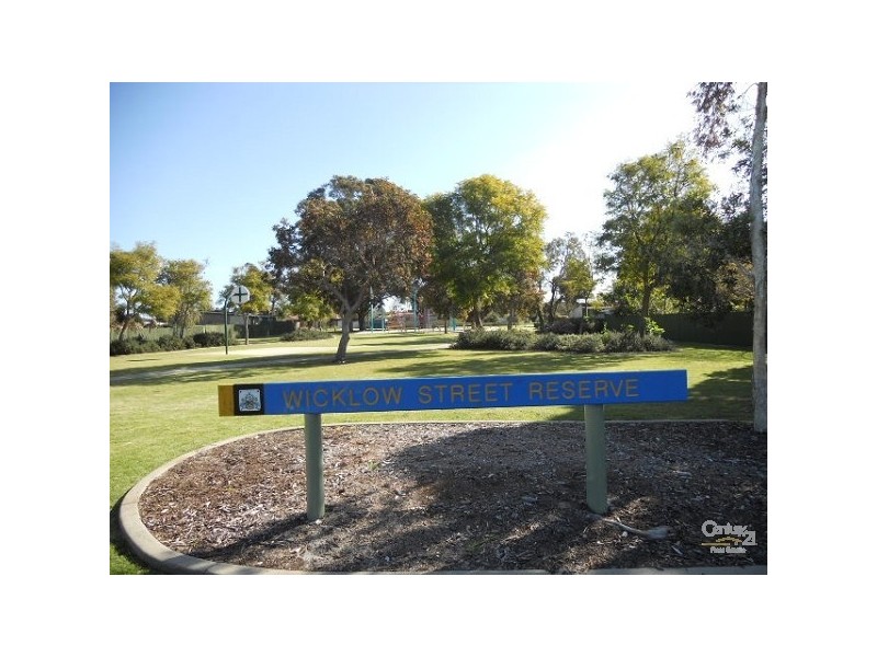 26 Cranwell Street, Thornlie WA 6108