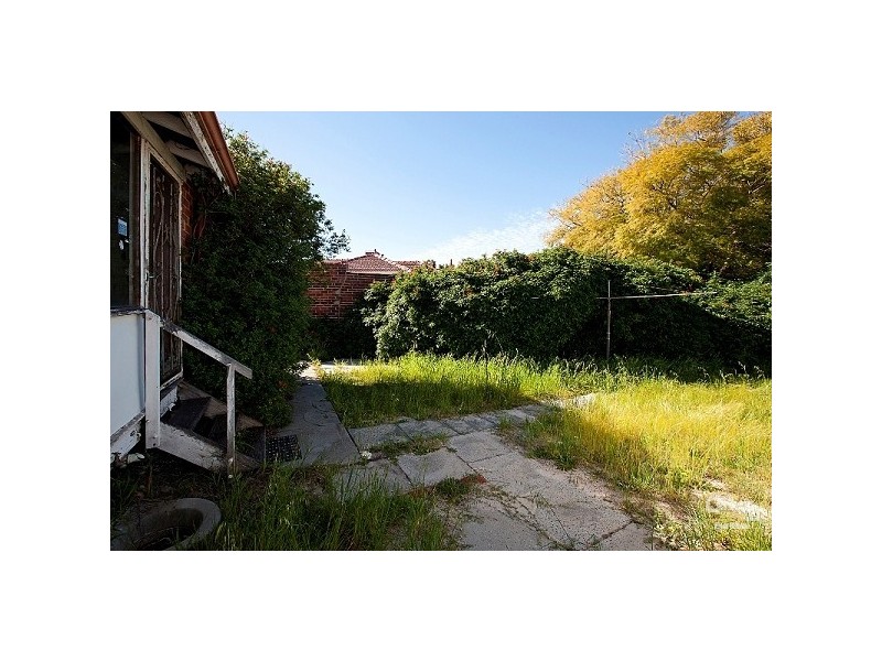 52 Alvah Street, St James WA 6102