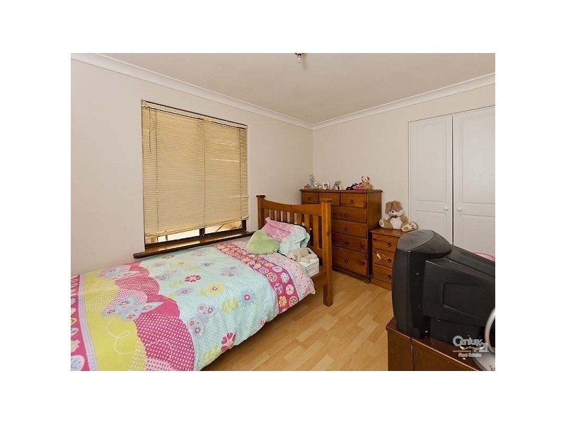 4 Jurien Way, Thornlie WA 6108