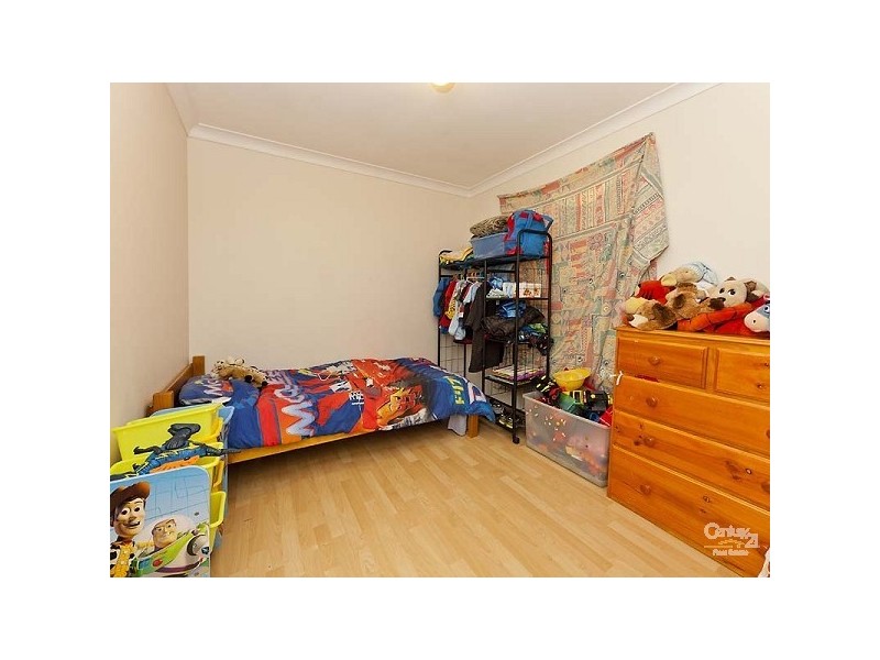 4 Jurien Way, Thornlie WA 6108