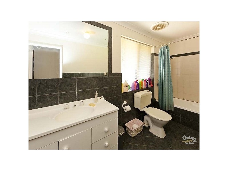 4 Jurien Way, Thornlie WA 6108