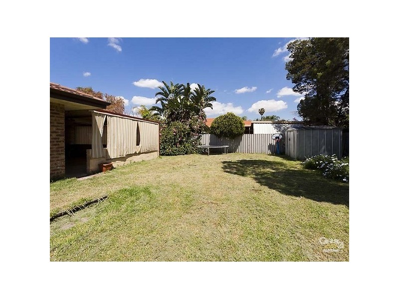 4 Jurien Way, Thornlie WA 6108