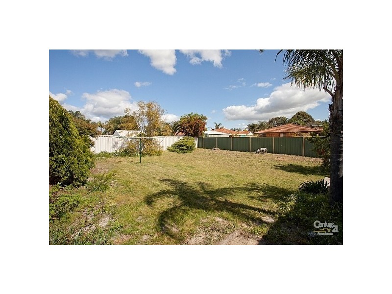 132 Brown Crescent, Seville Grove WA 6112