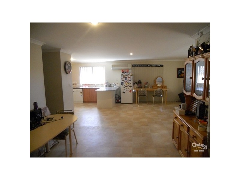 27 Vanderlin Crescent, Ridgewood WA 6030