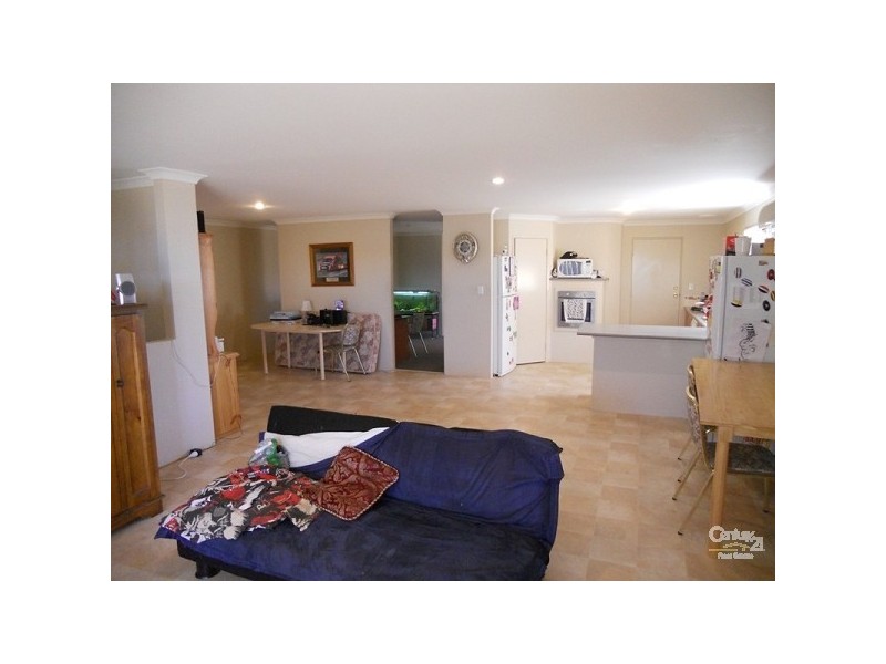 27 Vanderlin Crescent, Ridgewood WA 6030