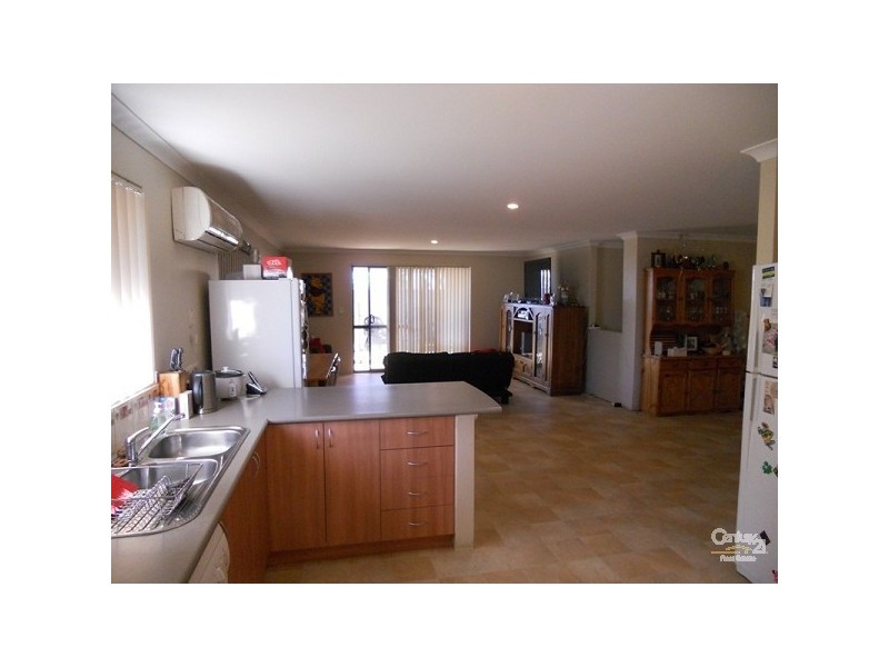 27 Vanderlin Crescent, Ridgewood WA 6030