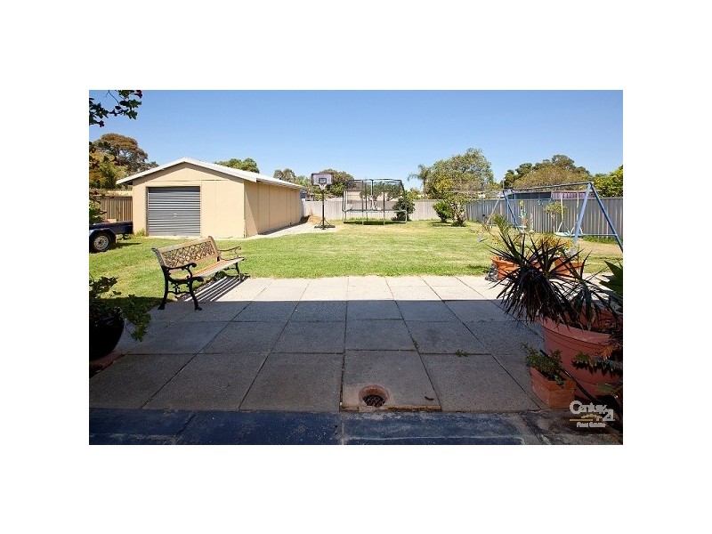 5 Devine Street, Maddington WA 6109