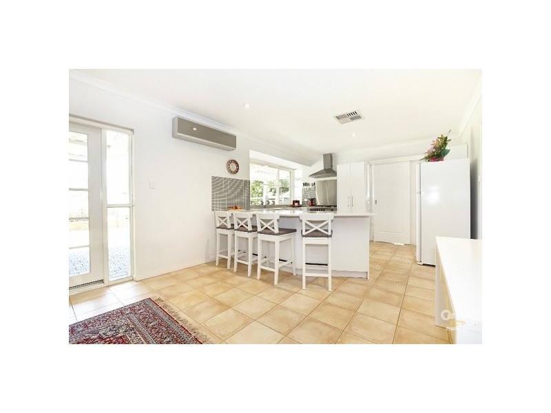 40 Regency Drive, Thornlie WA 6108