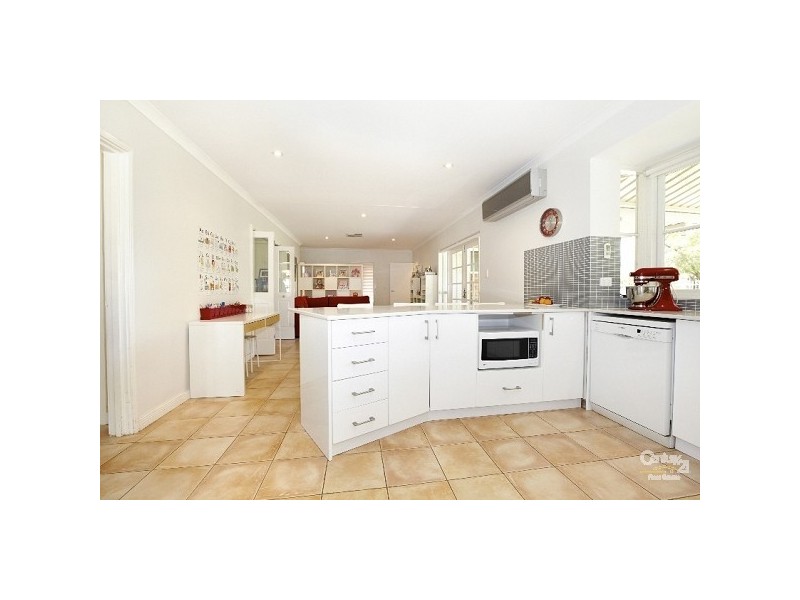 40 Regency Drive, Thornlie WA 6108