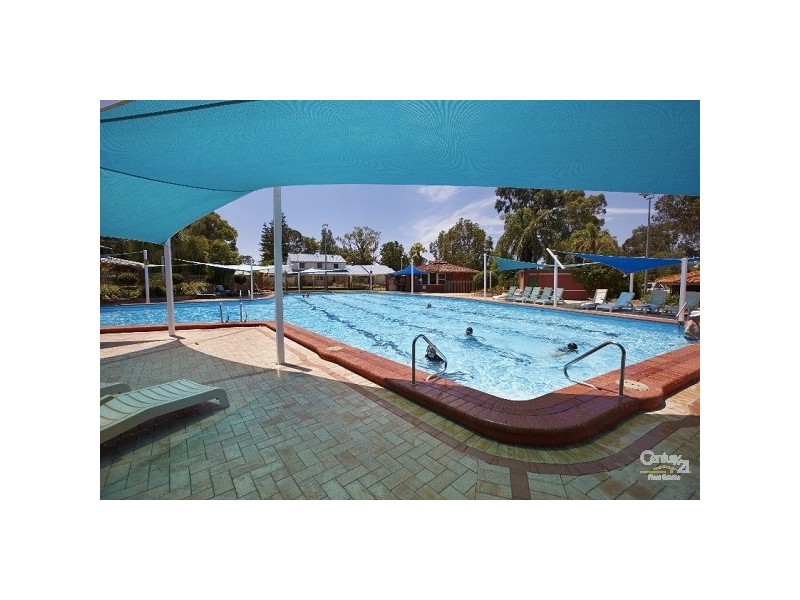 40 Regency Drive, Thornlie WA 6108