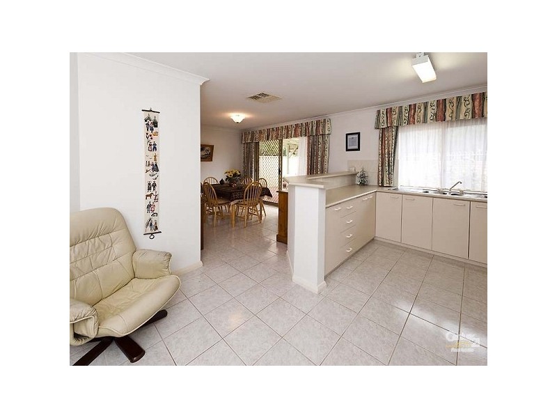 11 Summer Place, Thornlie WA 6108