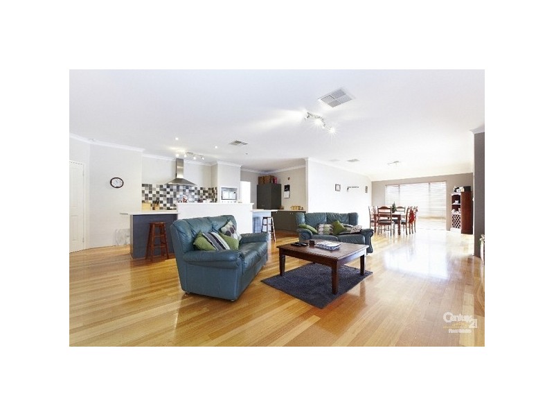 4 Cannich Boulevarde, Canning Vale WA 6155