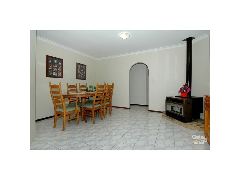 30 Stonecreek Close, Thornlie WA 6108