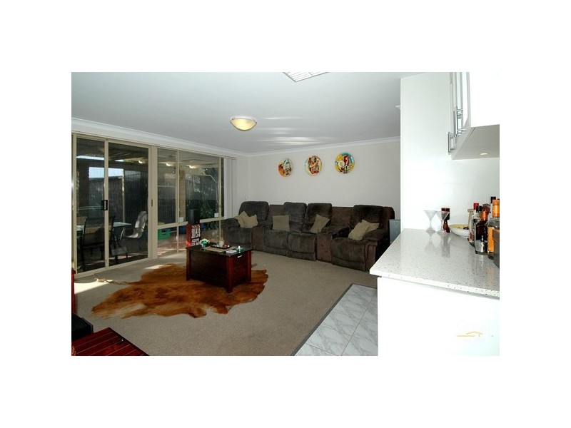 30 Stonecreek Close, Thornlie WA 6108