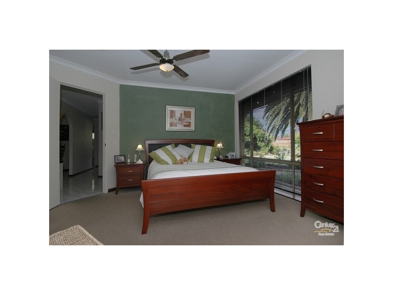 30 Stonecreek Close, Thornlie WA 6108