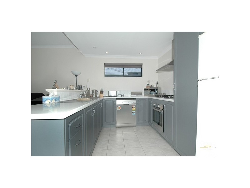 3/113 Amherst Rd, Canning Vale WA 6155