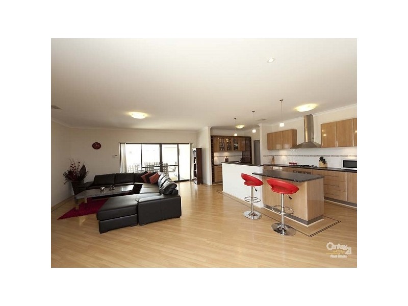 27 Claridge Circle, Thornlie WA 6108