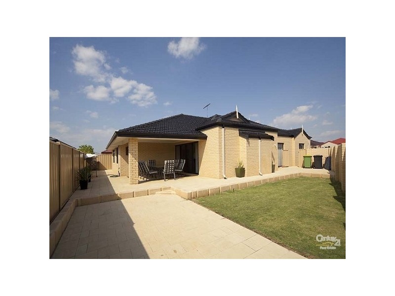 27 Claridge Circle, Thornlie WA 6108