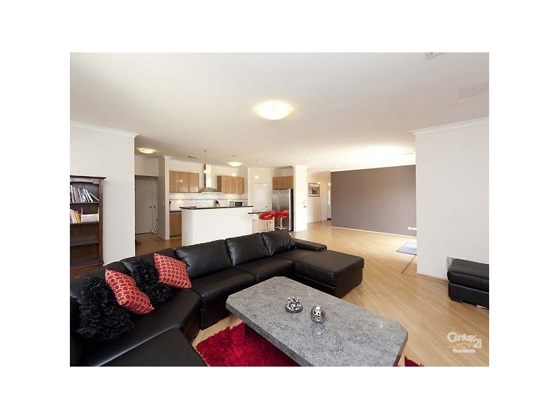 27 Claridge Circle, Thornlie WA 6108