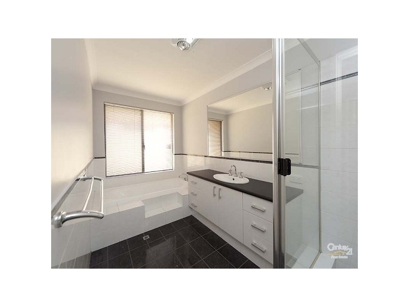 27 Claridge Circle, Thornlie WA 6108