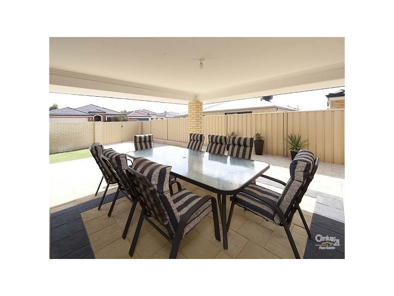 27 Claridge Circle, Thornlie WA 6108