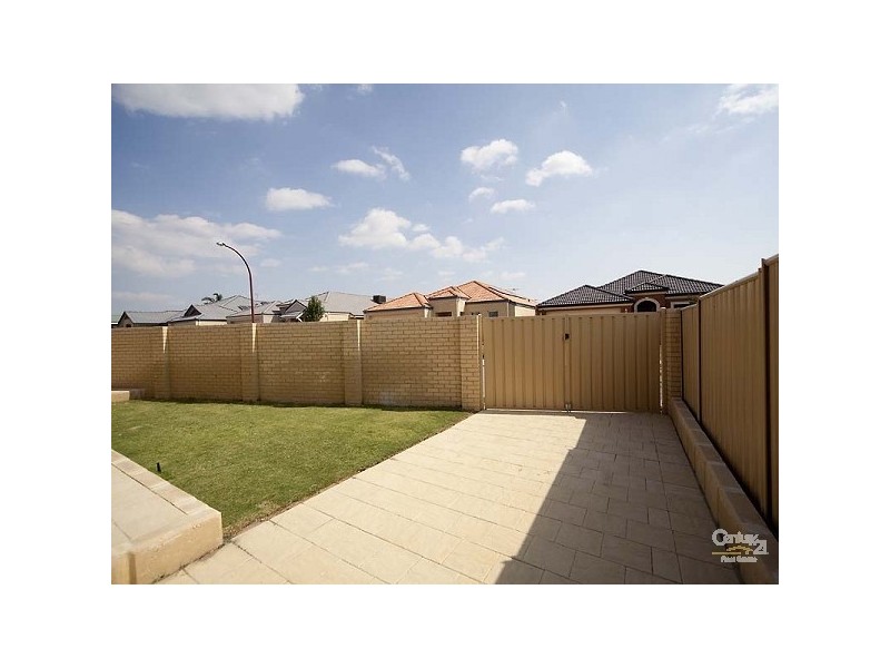 27 Claridge Circle, Thornlie WA 6108
