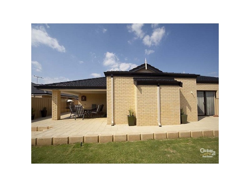 27 Claridge Circle, Thornlie WA 6108