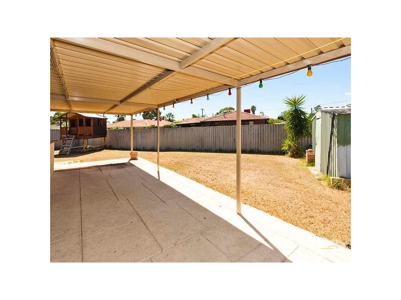 1 Miner Close, Thornlie WA 6108