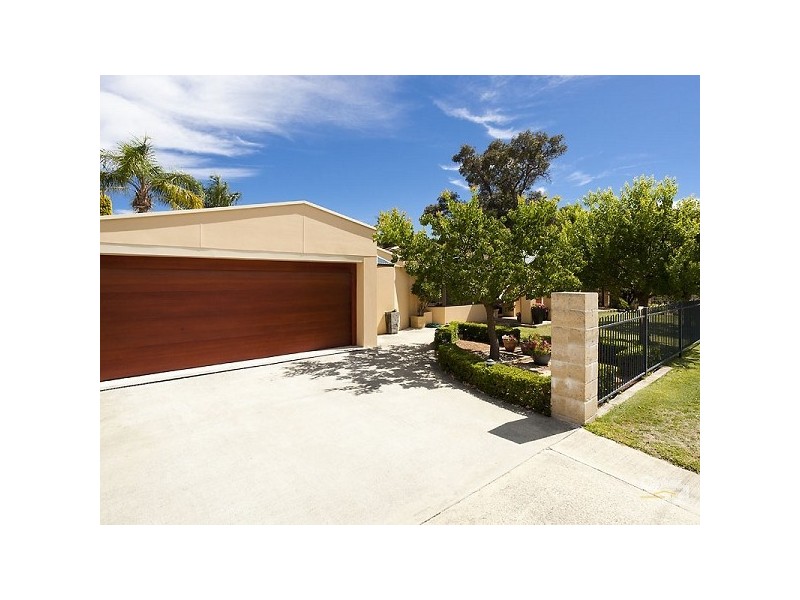 16 Ilford Place, Thornlie WA 6108