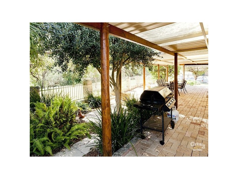 16 Ilford Place, Thornlie WA 6108