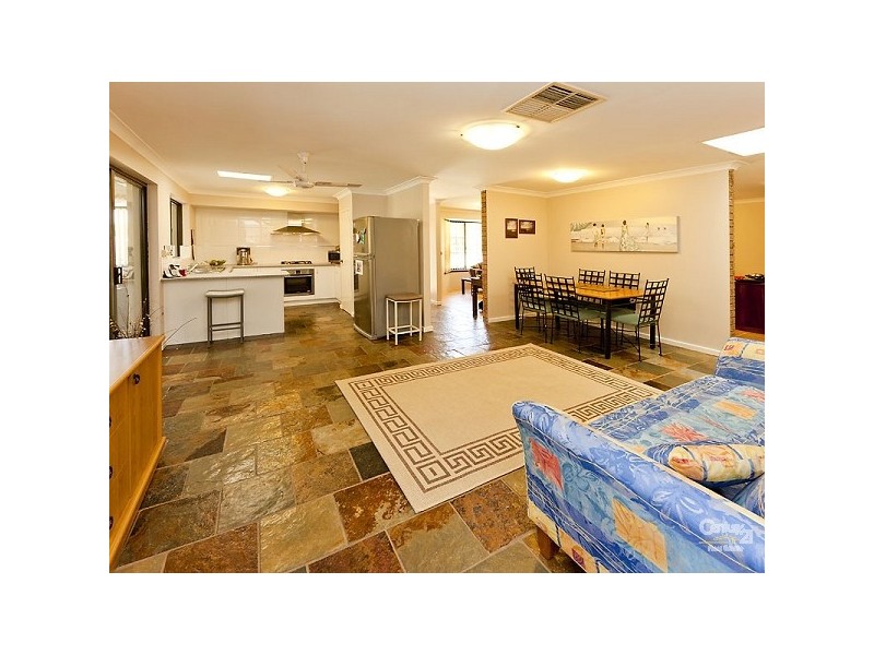 16 Ilford Place, Thornlie WA 6108