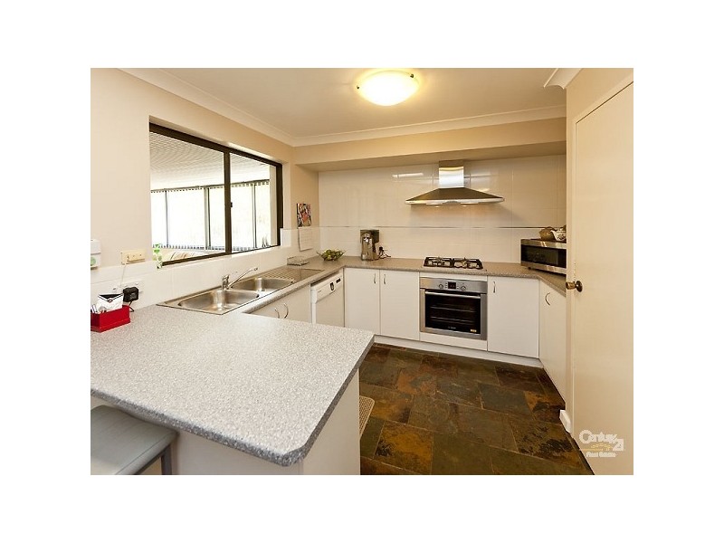 16 Ilford Place, Thornlie WA 6108