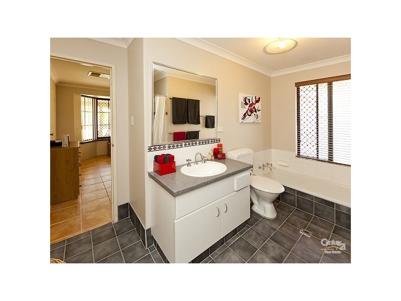 16 Ilford Place, Thornlie WA 6108