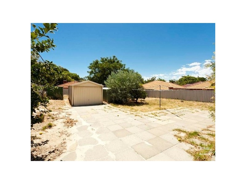7 Boundary Road, St James WA 6102