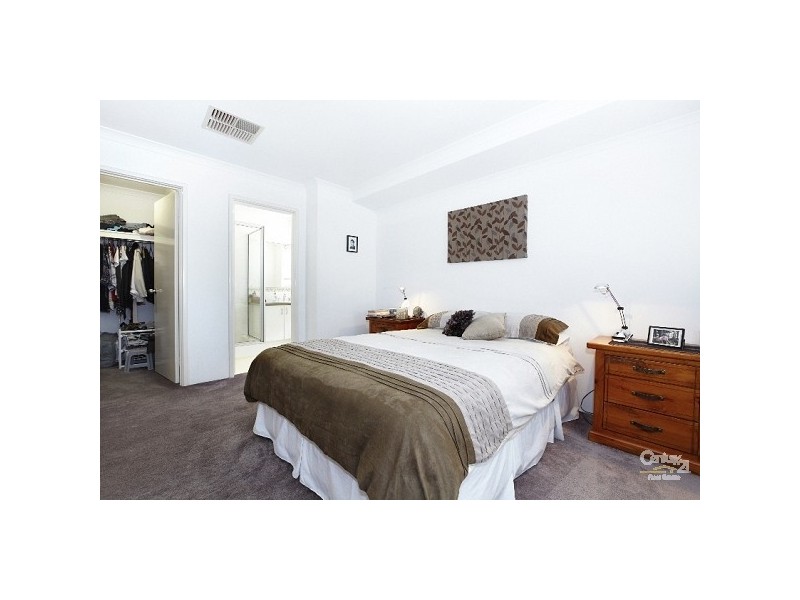 18 Grandis Drive, Southern River WA 6110