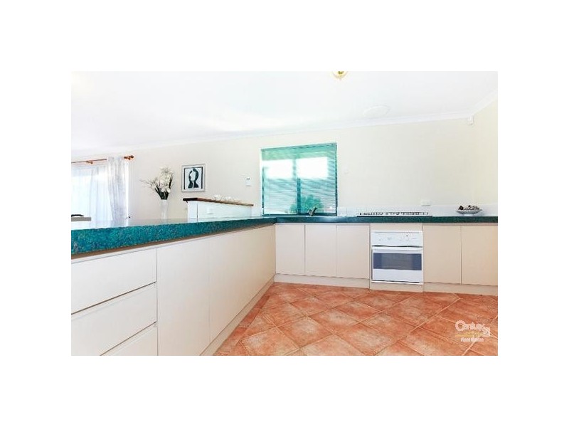 28 Leatherwood Way, Huntingdale WA 6110