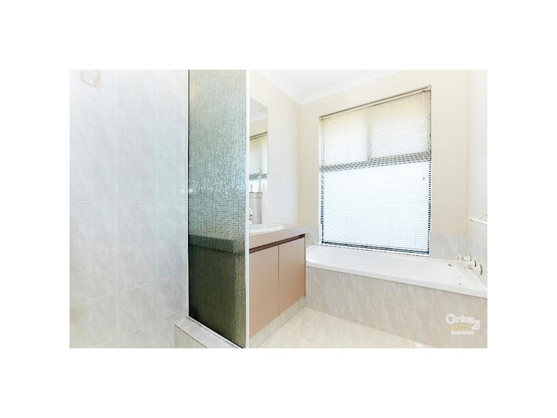 28 Leatherwood Way, Huntingdale WA 6110