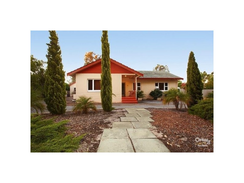 14 Lefroy Road, Mount Nasura WA 6112