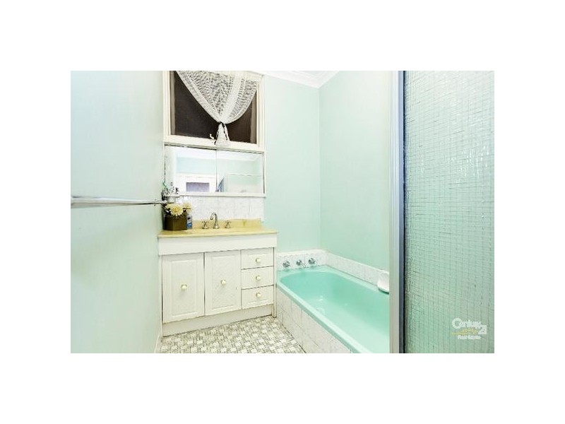 27 Lantana Way, Camillo WA 6111