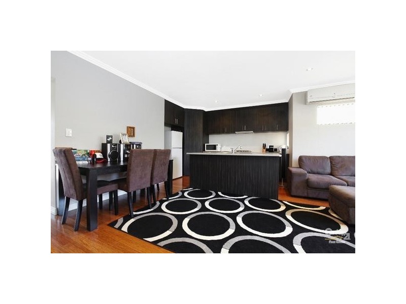 2/16 James Street, Cannington WA 6107